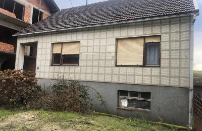 Dvije kuće u Sanskom mostu