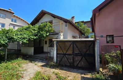 Na prodaju kuća s okućnicom u ulici Kasindolska, Stup, Općina Ilidza