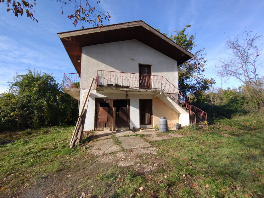 Kuca i gradevinsko zemljiste - Jakupovci, Laktasi