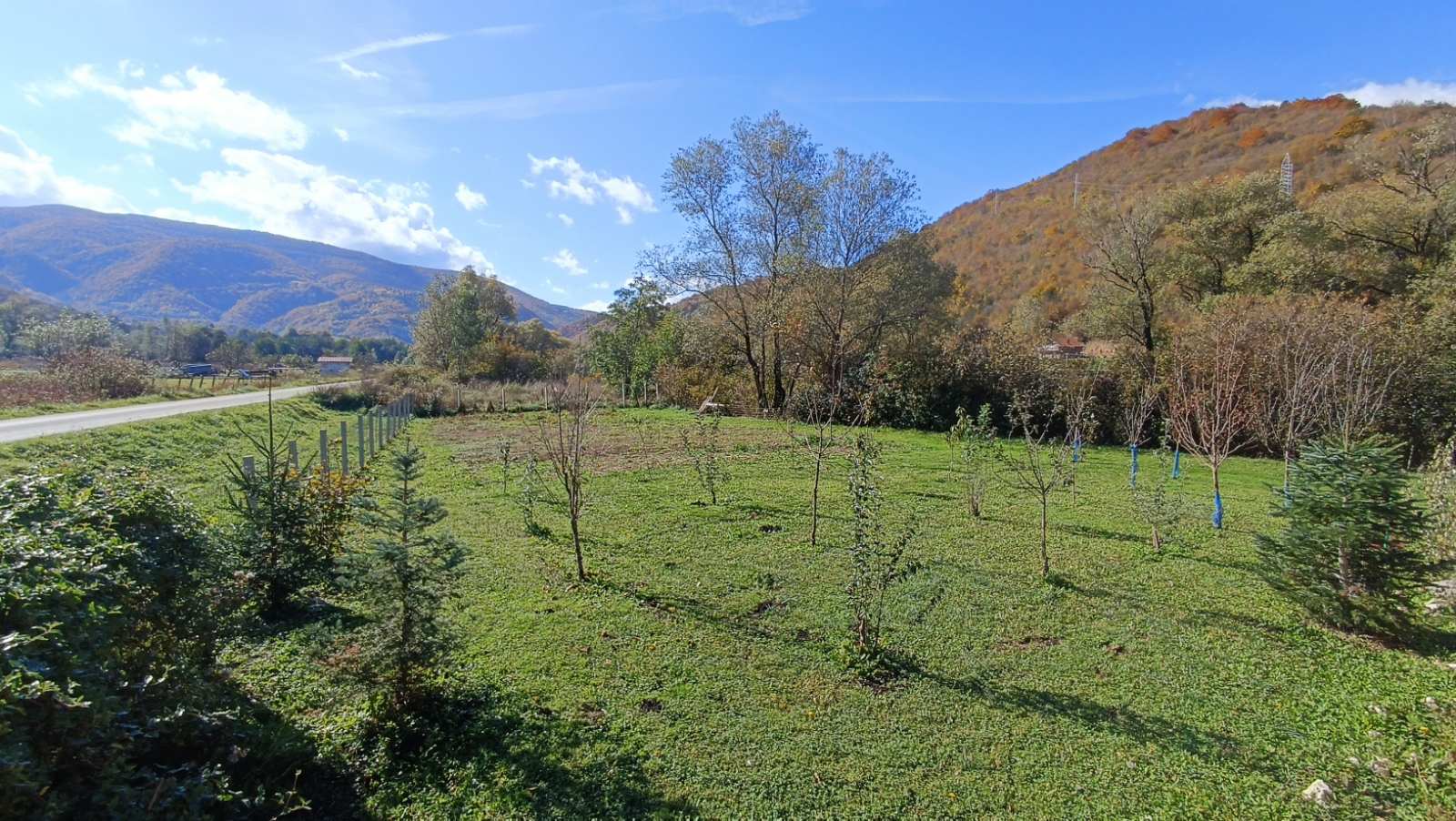 Zemljište sa dva objekta / Rijeka Pliva - Jezero Đol