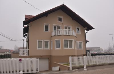 Kuca u Centru Modrice