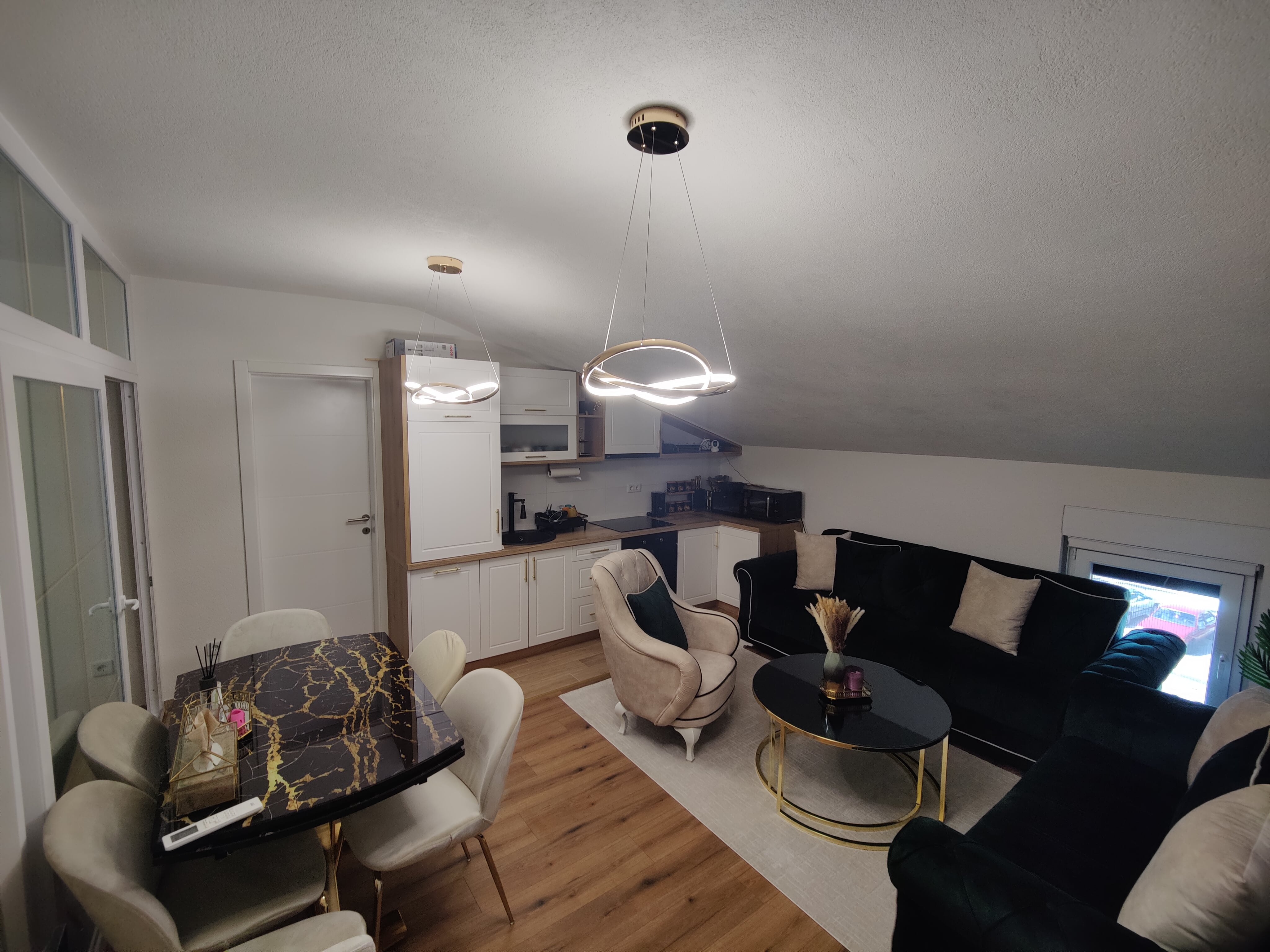 Lukuszni stan. Blizu Brcko city parka i Evropskog universiteta