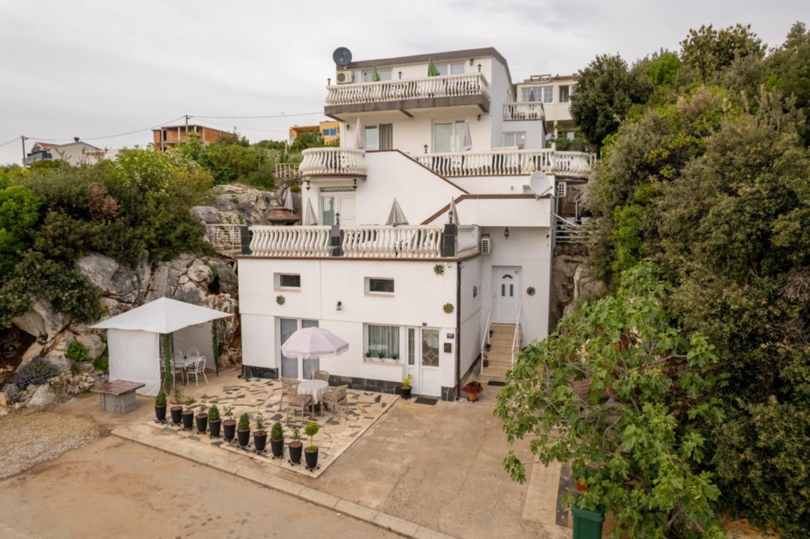 NEUM HIT PRODAJA Vlasnik prodaje predivnu apartmansku kuću u najmirnijem dijelu Neuma