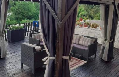 Na prodaju renovirana kuća uz magistralu M17 – Počitelj, prvi red uz cestu