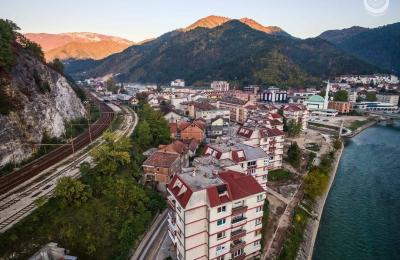 Na prodaju stan 84 m2 – Konjic, naselje Luka, centar grada