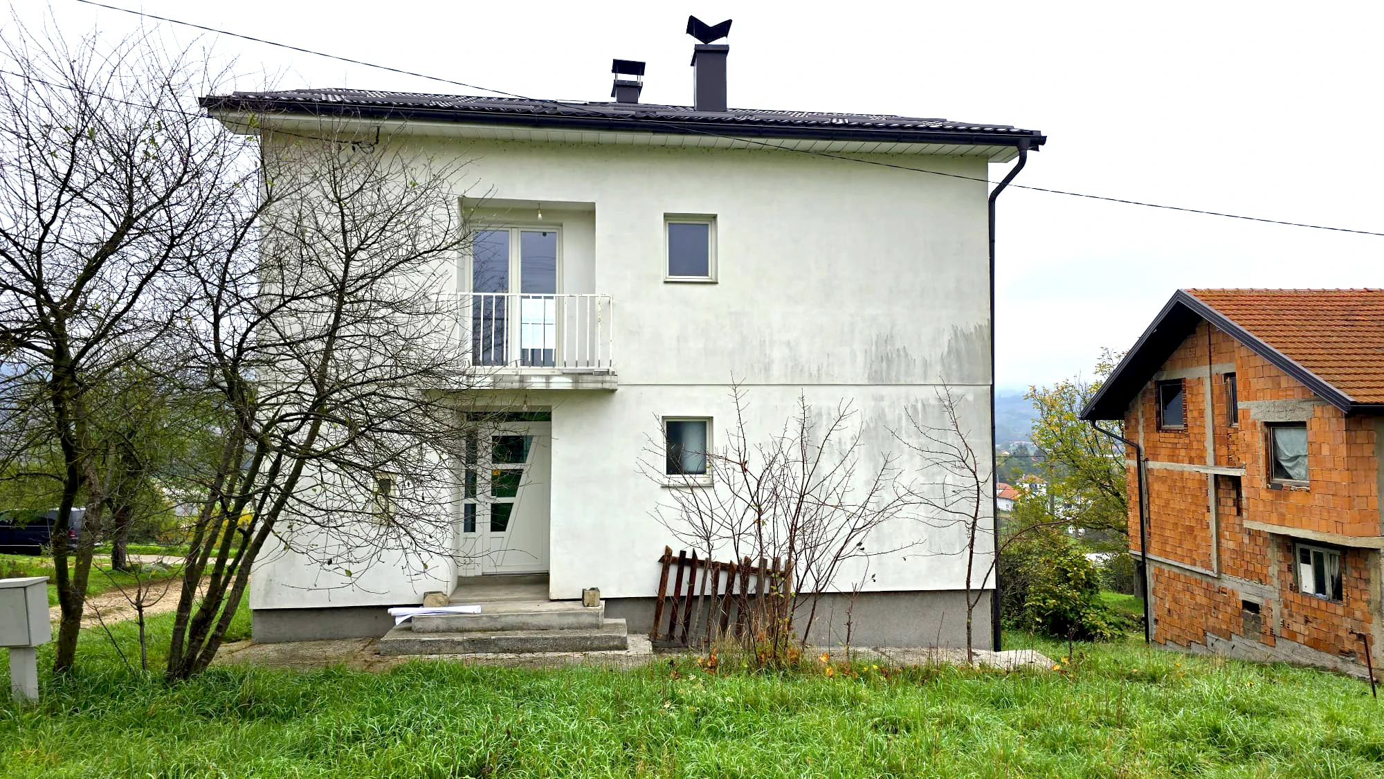 Prostrana kuća na Grlici, naselje Hlapćevići, Moštre kod Visokog - 210m²